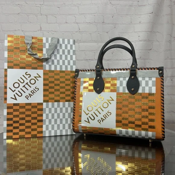 So Cute Tote made with a LOUIS VUITTON HOLIDAY ‘22 Lego Limited Edition Gift Bag - Picture 11 of 16